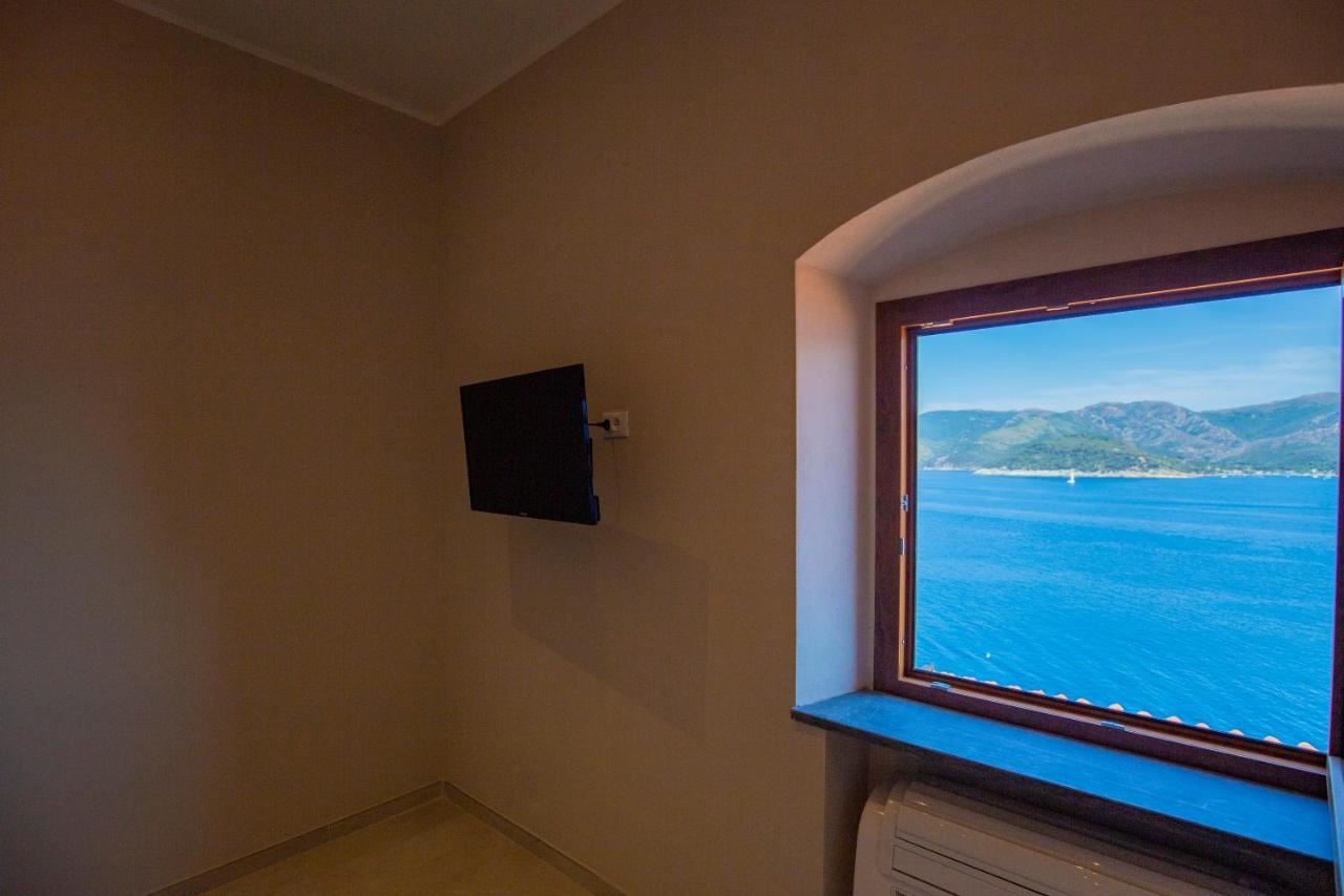 Helloelba Appartamento Il Faro Portoferraio Eksteriør bilde